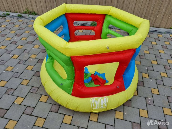 Надувной игровой центр