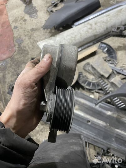 Ролик натяжной volkswagen touareg nf