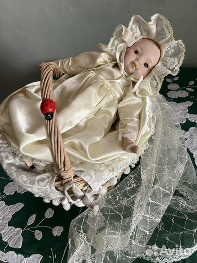 Коллекционная кукла фарфоровая