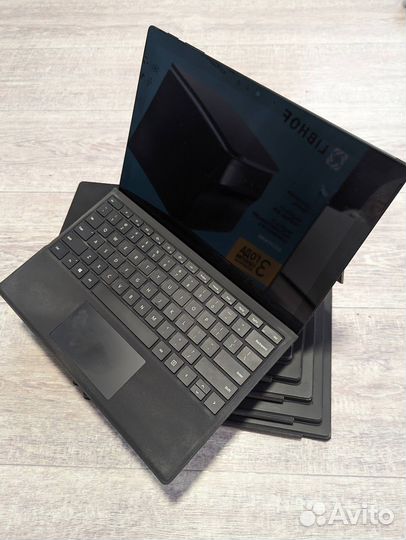 Microsoft Surface Pro 6 i5-8250U 8GB 256 SSD