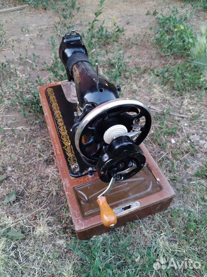 Швейная машина подольская