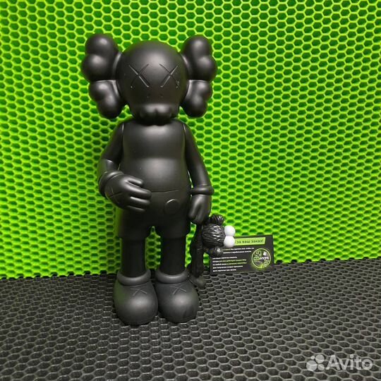 Фигурка kaws