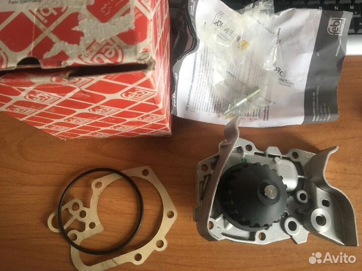 Насос водяной (помпа) Renault Megane, Clio, Kangoo