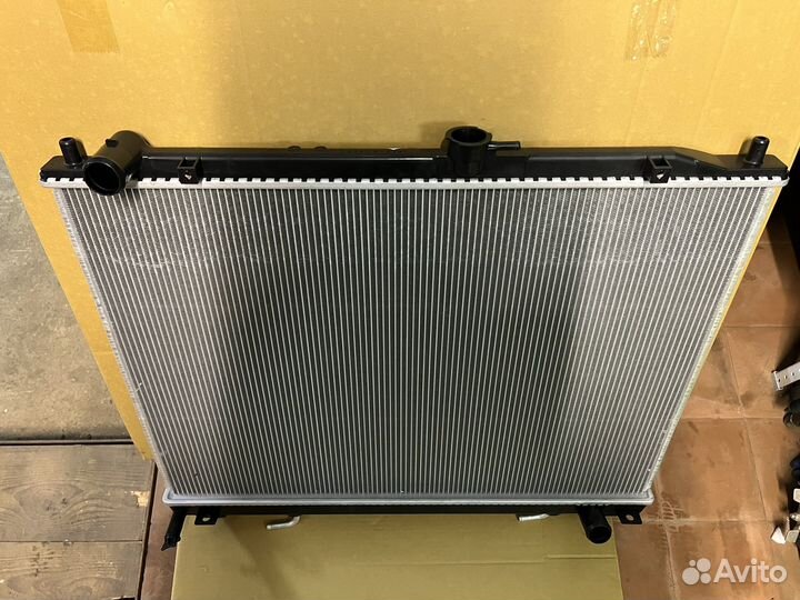 Радиатор охлаждения двс Паджеро 3 4