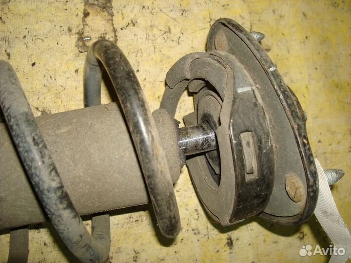 Стойка Honda Stepwgn RG1 (Переднее Левое)