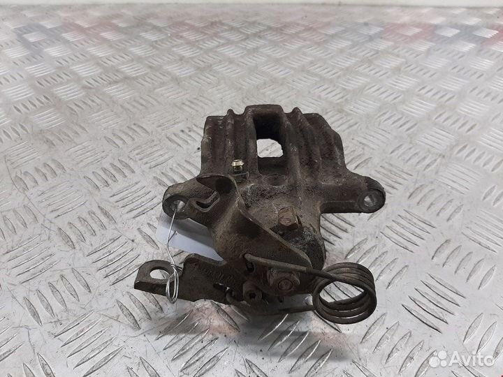 Суппорт задний правый для Volkswagen Passat 5