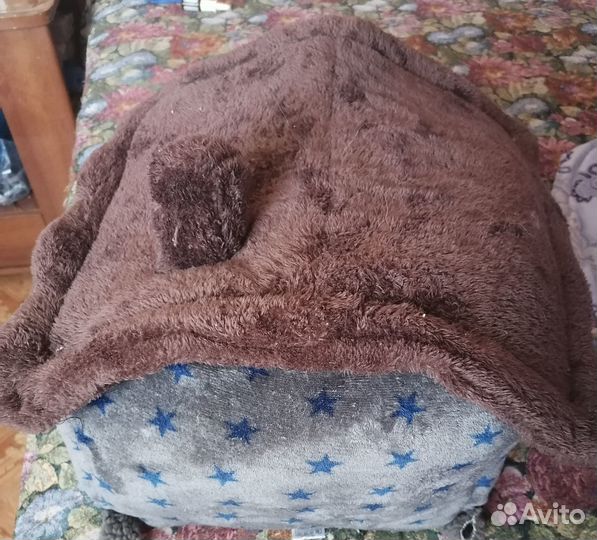 Домик для кошки или маленькой собачки