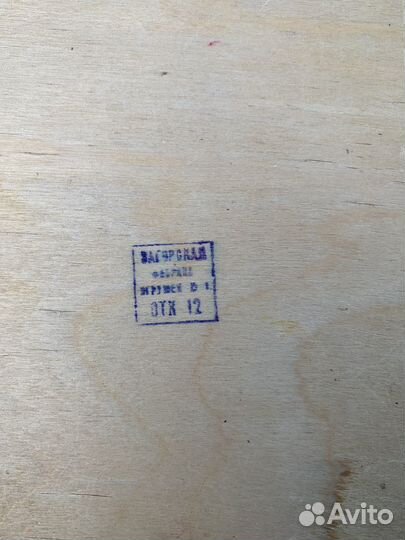 Деревянная шкатулка