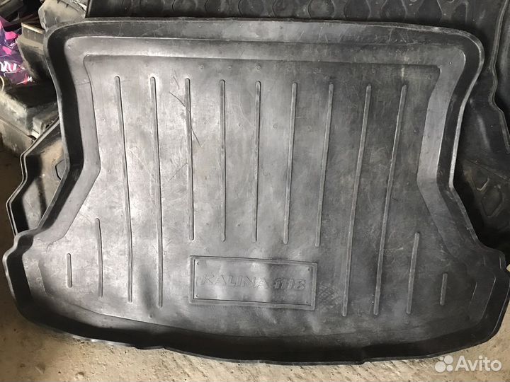 Пластиковый полик багажника ваз