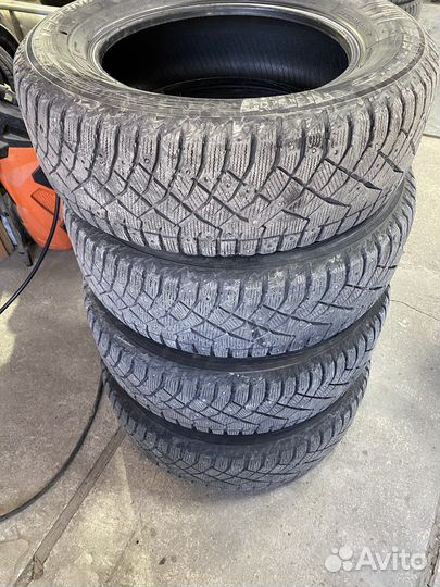 Nitto Therma Spike 225/65 R17 106T