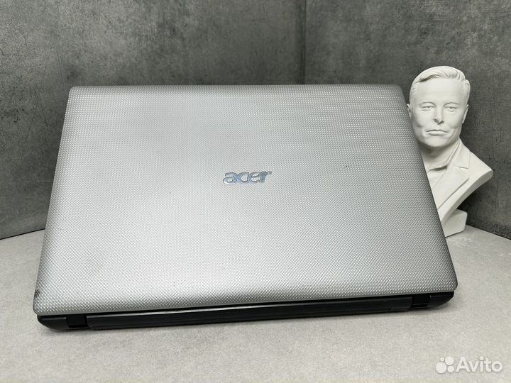 Acer Aspire 5552 SSD 120gb RAM 4gb AMD radeon