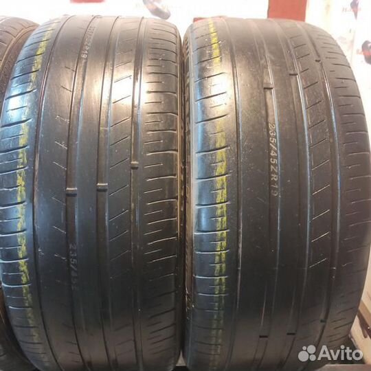 Habilead Headking S2000 235/45 R19