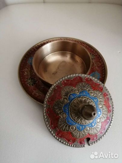 Пепельница из латуни