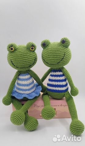 Вязанные весёлые лягушата