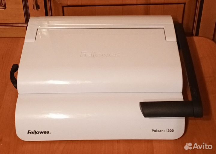 Брошюровщик Fellowes Pulsar+ 300