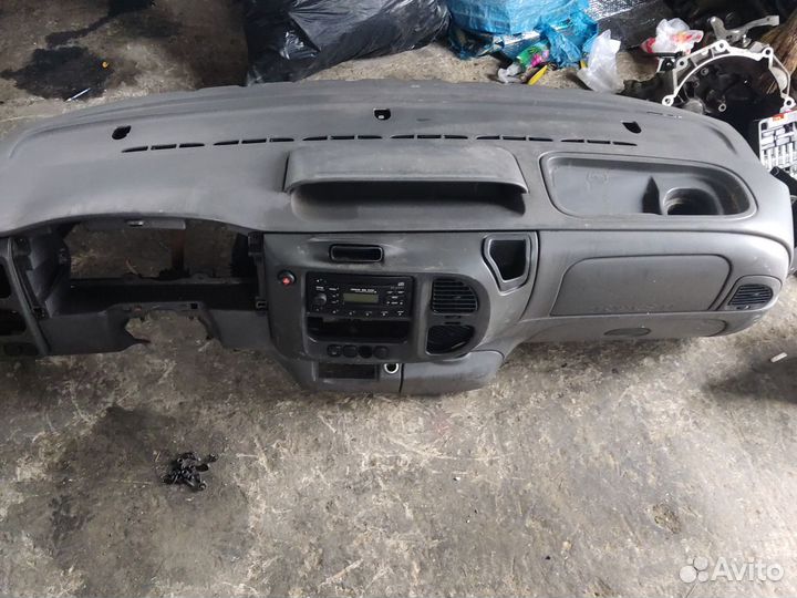 Панель (парприз) Ford Transit 2000-2006