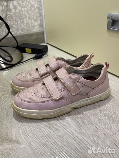 Розовые блестящие детские кроссовки без стелек