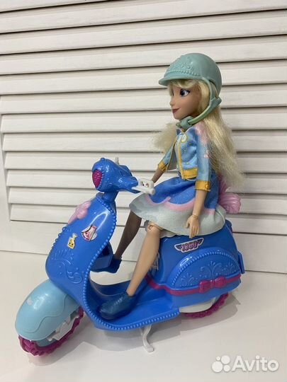 Золушка со скутером Hasbro