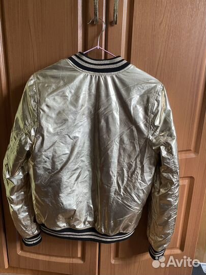 Куртка бомбер