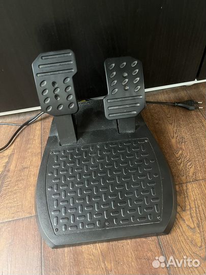 Игровой руль Thrustmaster t150