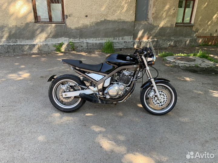 Yamaha SRX 400 (cafe)