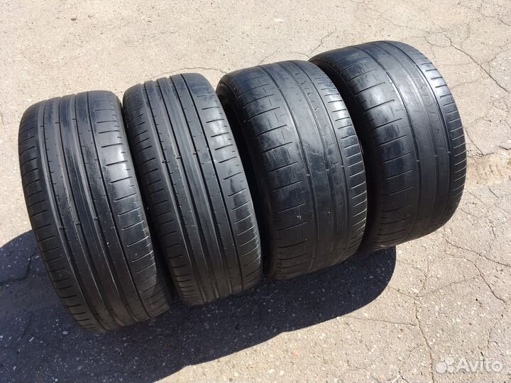 Pirelli P Zero 255/40 R20 и 285/35 R20
