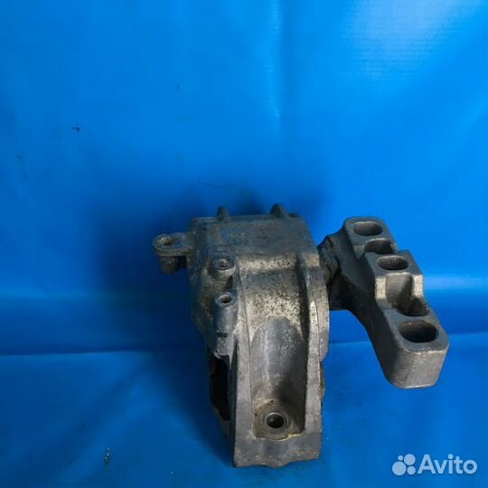 Опора двигателя (подушка) правая skoda Octavia A5