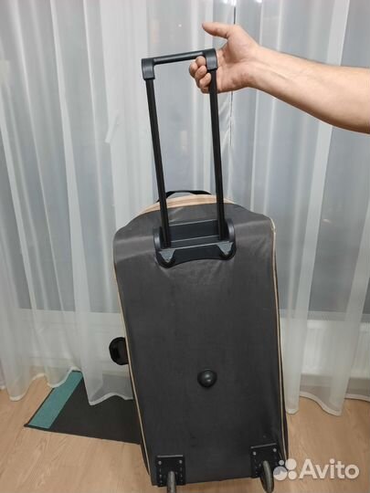 Сумка дорожная на колесах с выдвижной ручкой