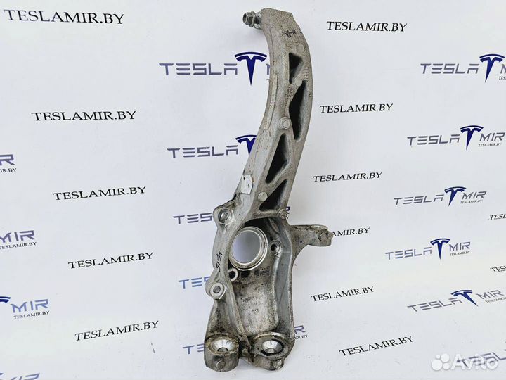 Кулак поворотный передний левый Tesla Model Y 2021