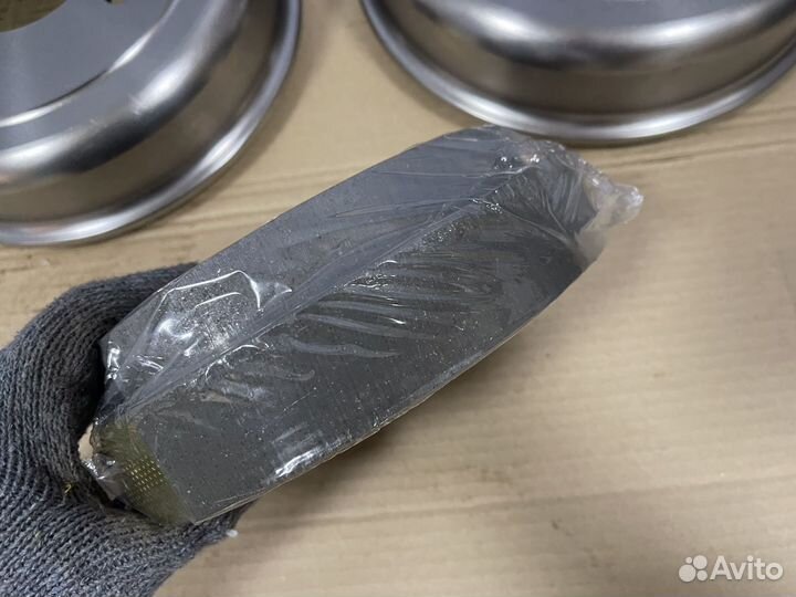 Тормозной барабан + колодки Mercedes T1 207-210