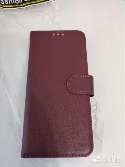 Чехол-книжка и защитные стекла на Xiaomi Redmi 8