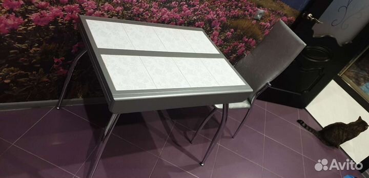 Обеденный стол