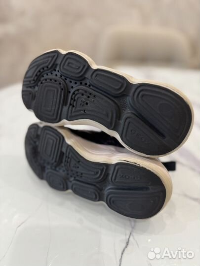 Кроссовки детские 28