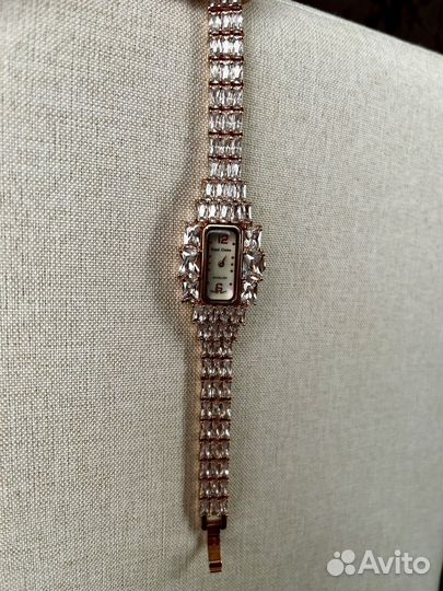Часы наручные женские