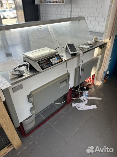 Продам холодильник (витрина)