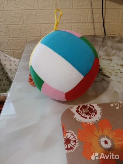 Мягкий мячик погремушка