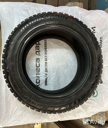 Bridgestone Blizzak Spike-01 235/55 R17 103T