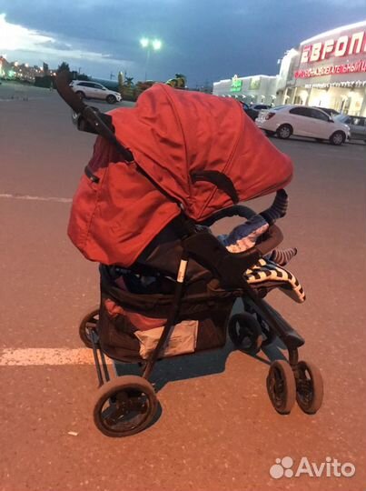 Прогулочная коляска