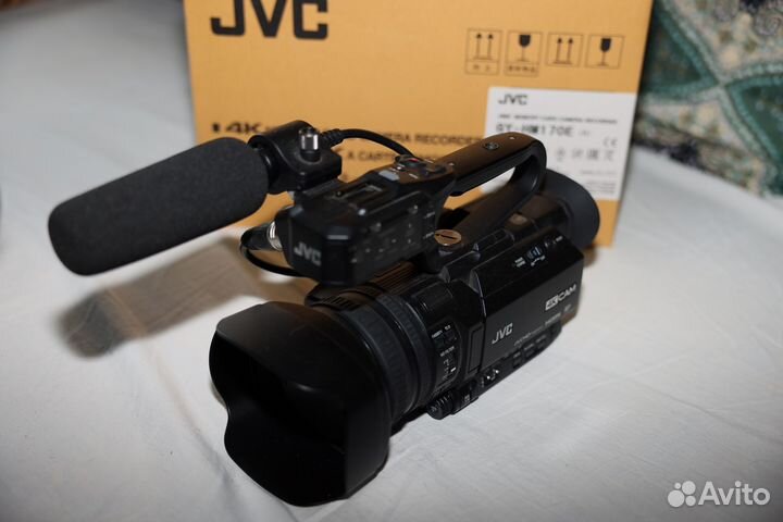 Профессиональная видеокамера JVC GY-HM170E