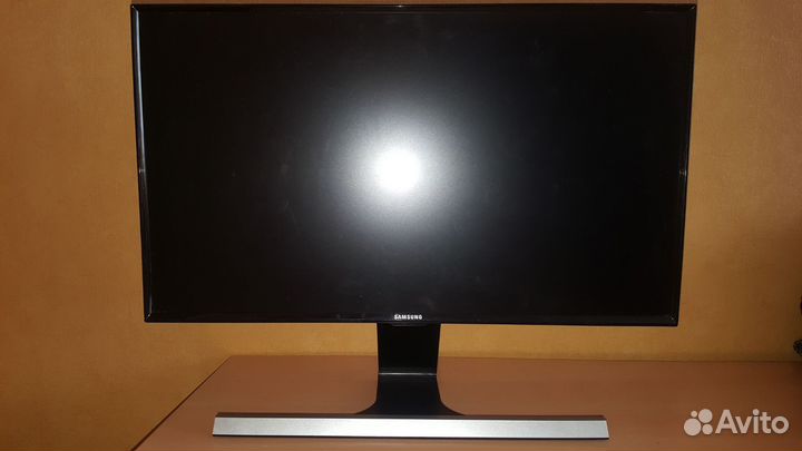 Монитор телевизор Samsung t24d590ex