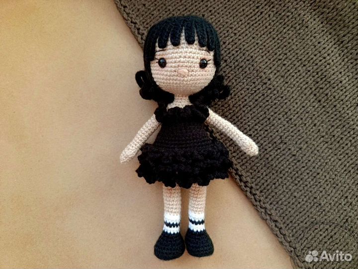 Интерьерная кукла по сериалу «Уэнсдей»