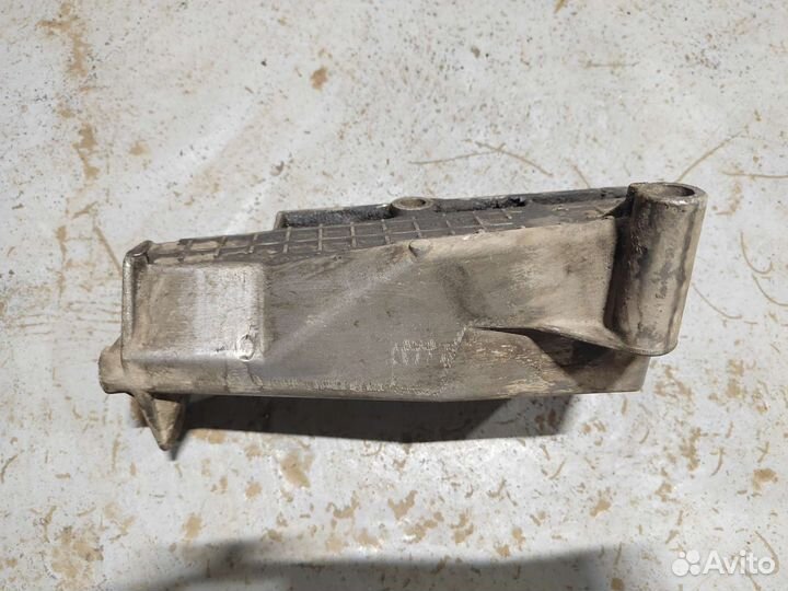 Кронштейн опоры двигателя ваз Лада 1117-19 правый
