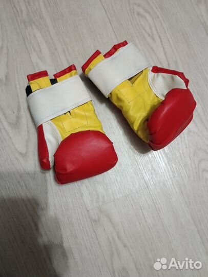 Боксерские перчатки
