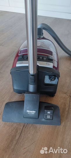 Пылесос Miele Complete C3 Cat & dog