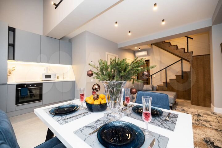 2-к. квартира, 64 м², 2/5 эт.