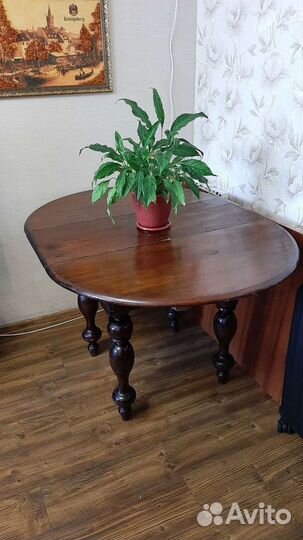 Добротный Антикварный стол, старинный