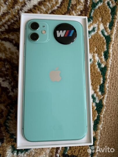 Телефон iPhone 11