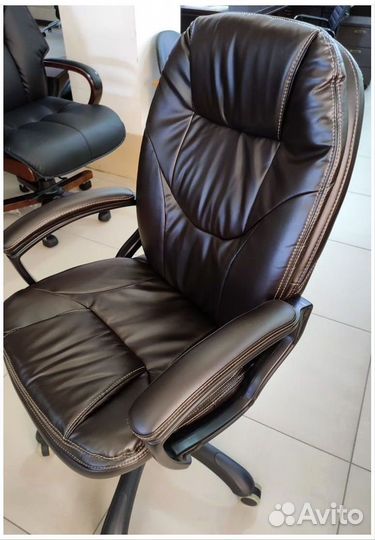 Офисное кресло