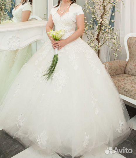 Платье свадебное р.46-48