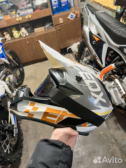 Кроссовый шлем